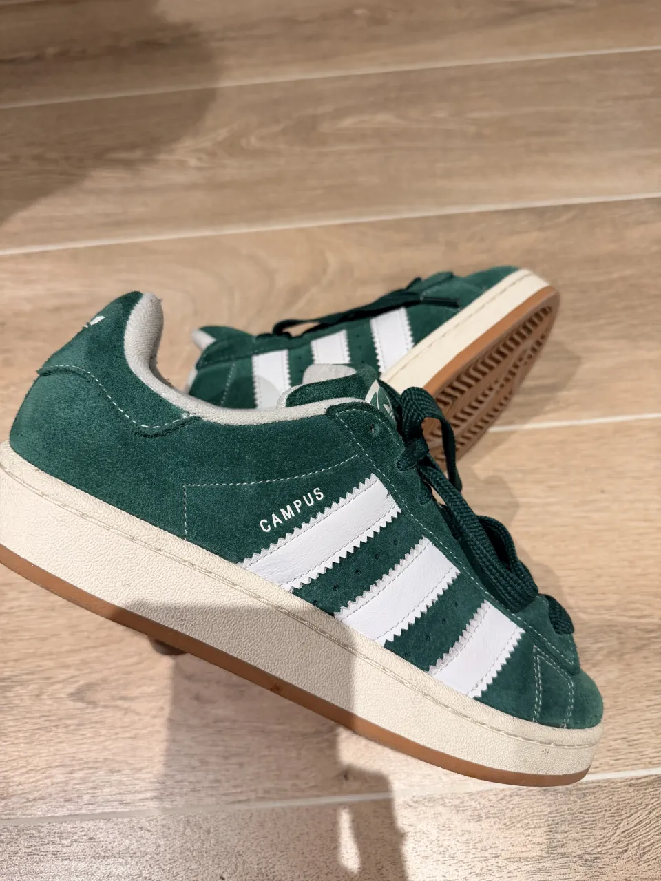 adidas · Talle AR 39