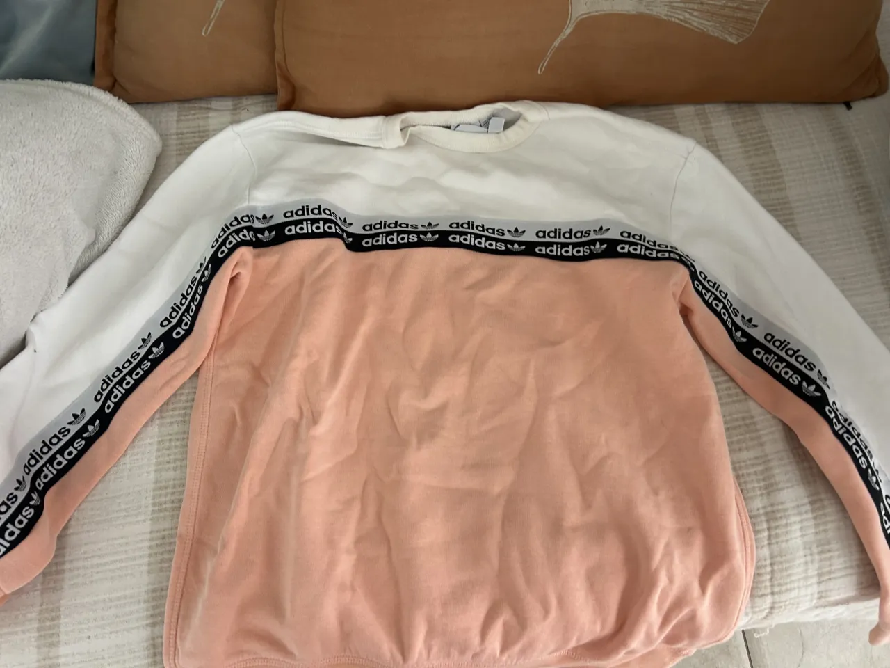 Buzo adidas · Talle 13 años / 158 cm