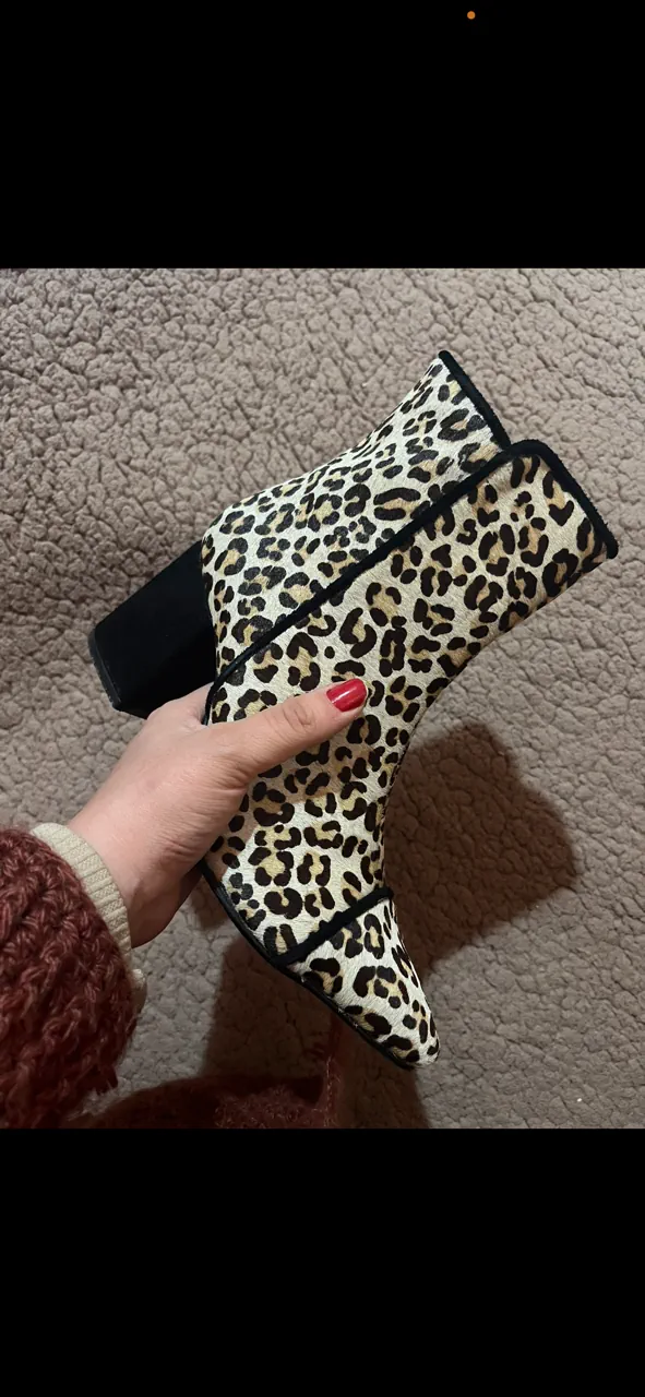 Urban Outfitters · Talle AR 38