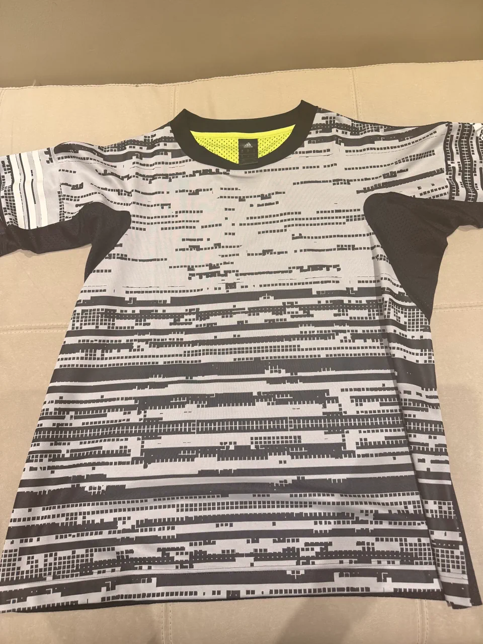 Remera adidas - imagen 1
