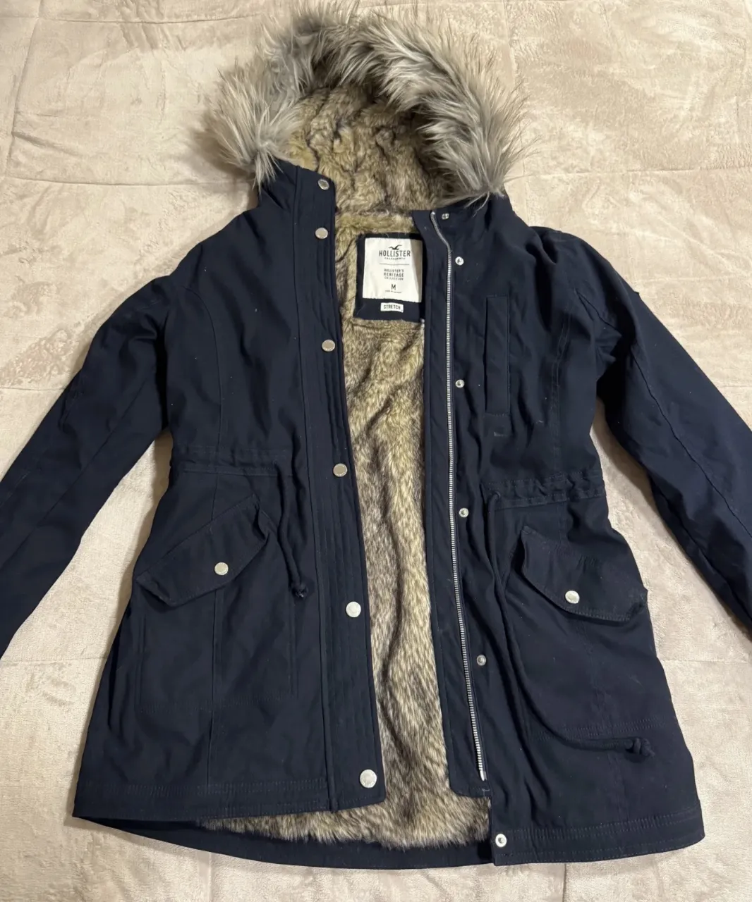 Campera Hollister · Talle M
