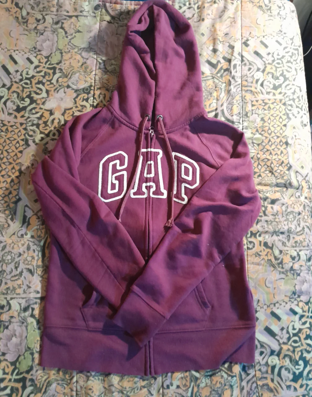 Buzo GAP - imagen 1