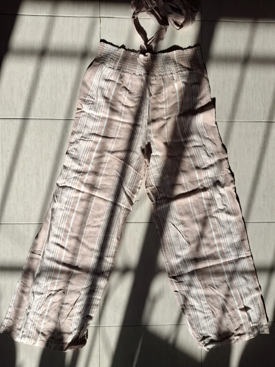 Pantalón A ≠ · Talle XL