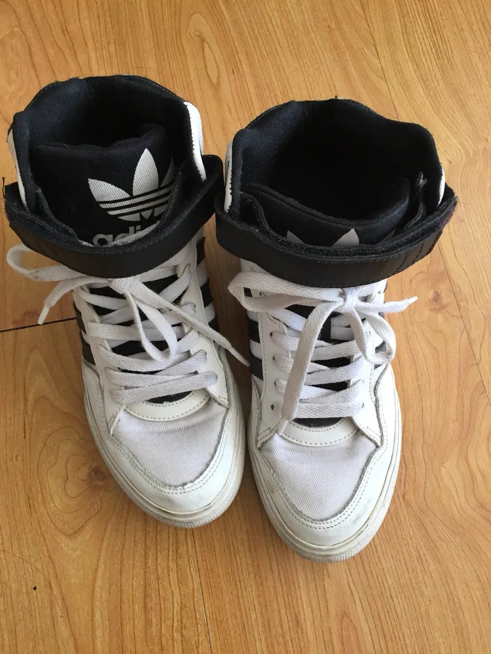 adidas · Talle AR 36