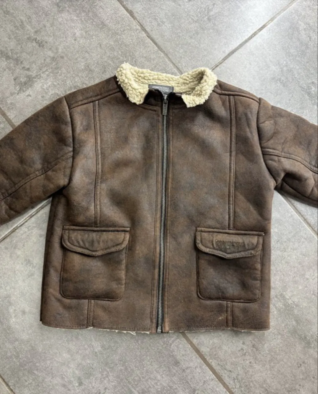 Tapado Kenneth Cole · Talle 3 años / 98 cm