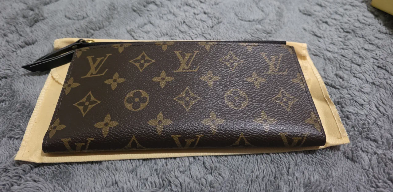 Monedero Louis Vuitton - imagen 1