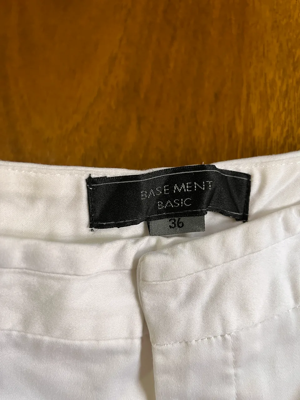 Short Basement - imagen 2