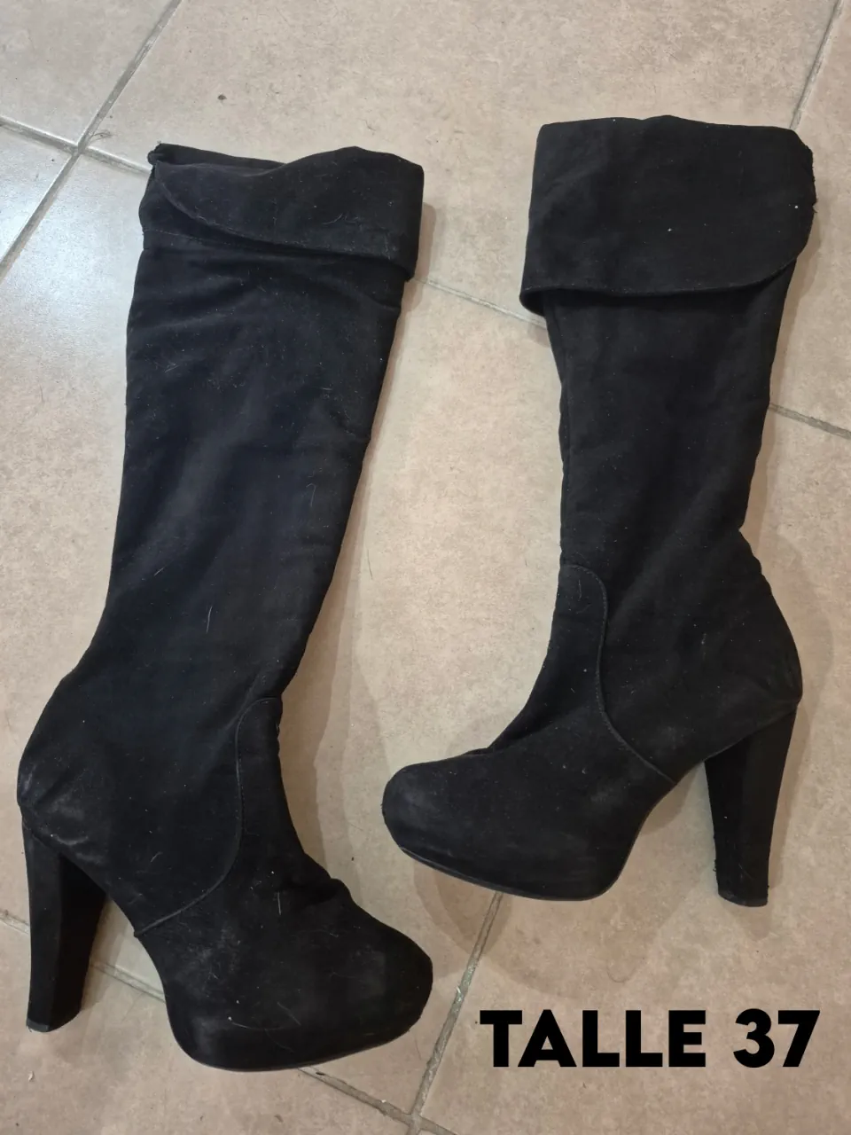 Botas A ≠ · Talle AR 37