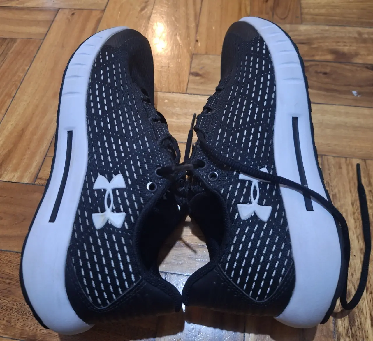 Under Armour · Talle AR 36