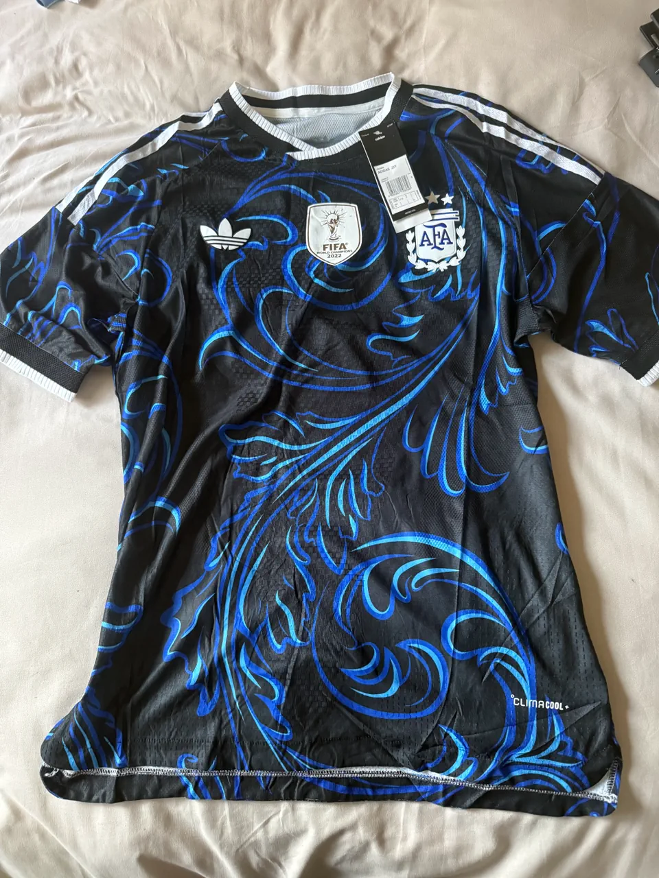 Camiseta adidas - imagen 1