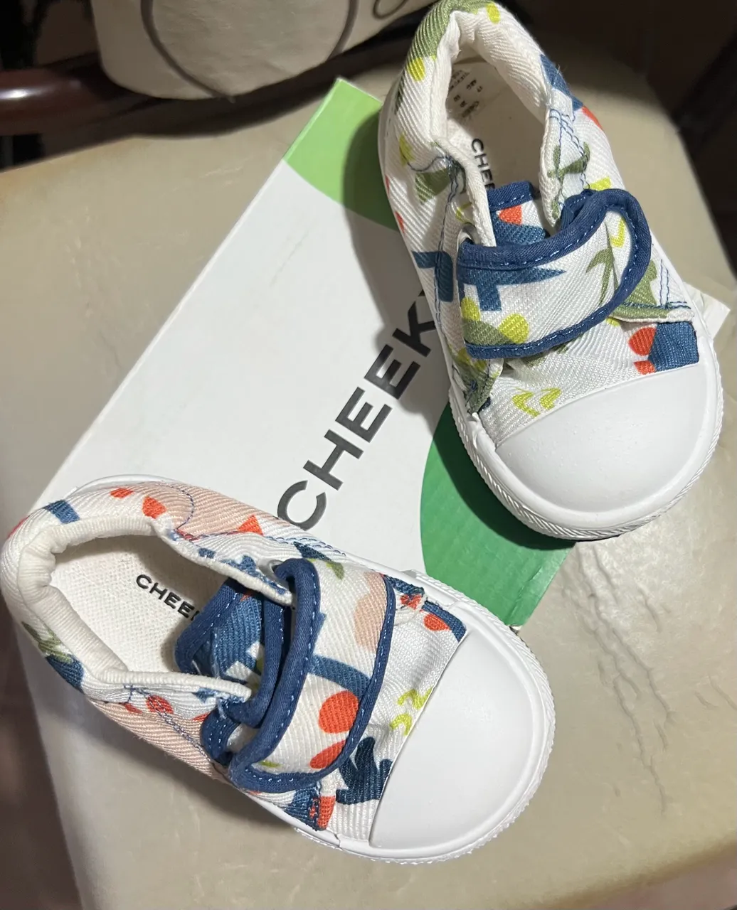 Zapatillas CHEEKY · Talle AR 19