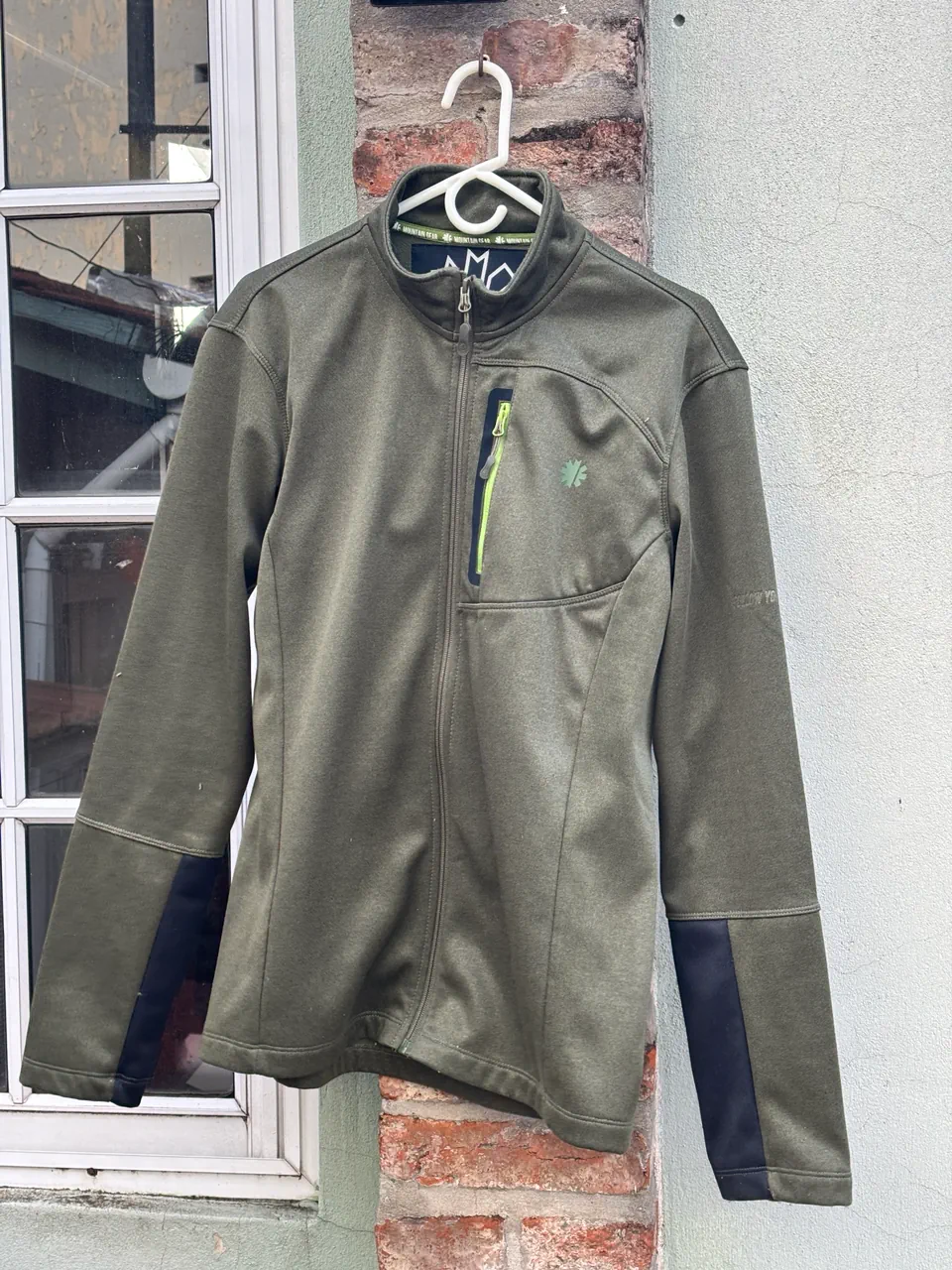 Campera Mountain gear - imagen 1