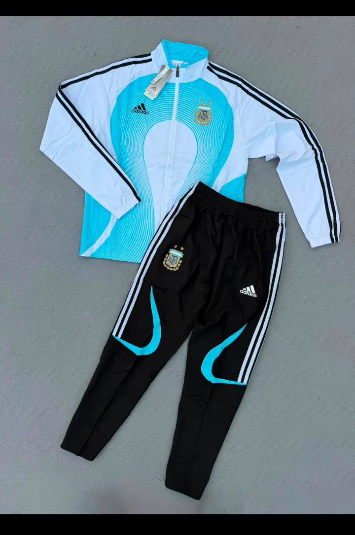 Conjunto adidas - imagen 1