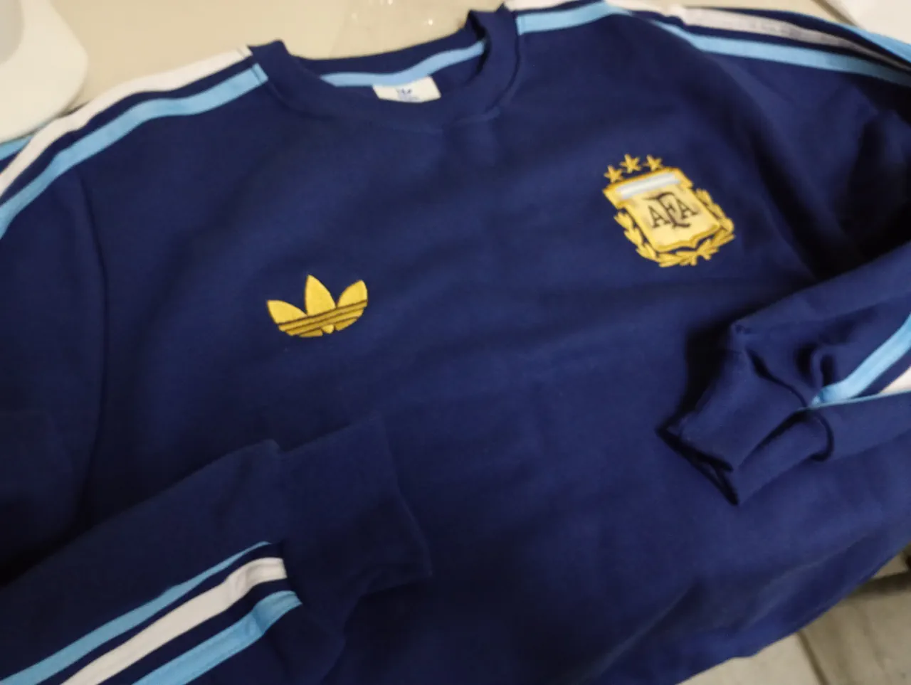 adidas · Talle L