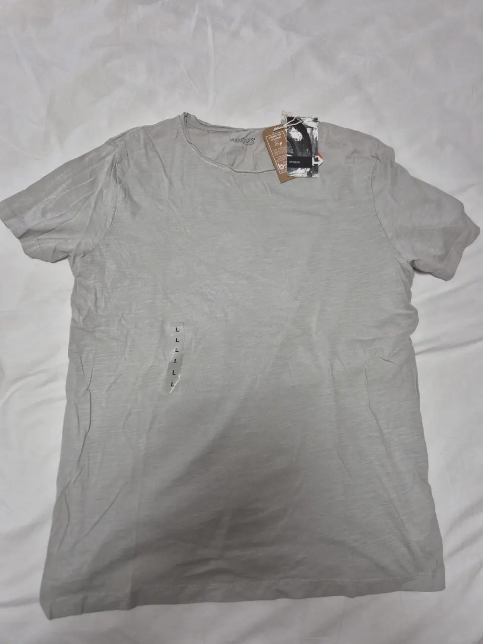 Remera Marquis · Talle L