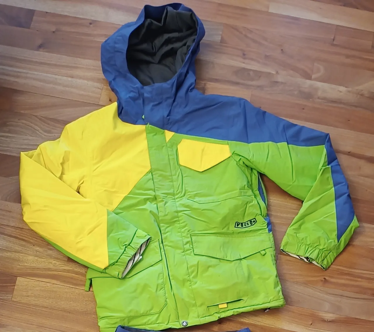 Ropa deportiva Volcom · Talle L