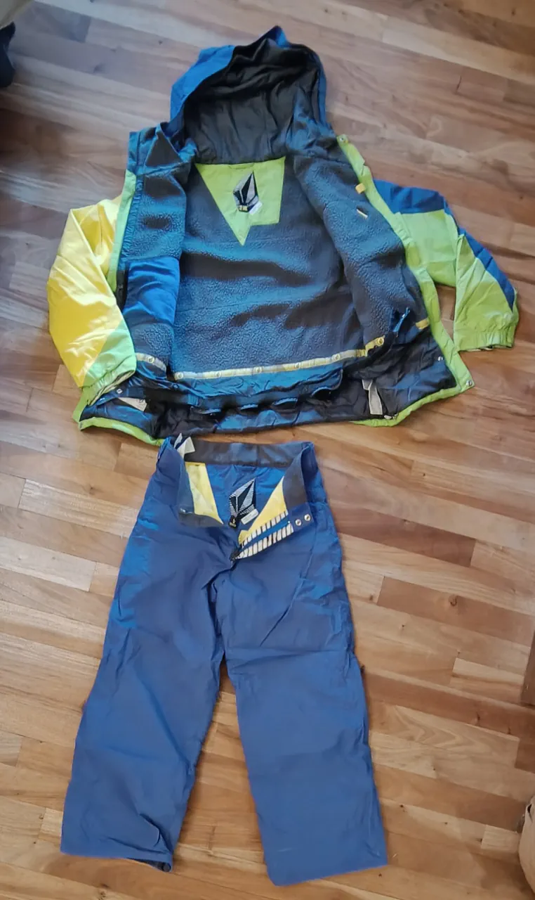 Ropa deportiva Volcom - imagen 2