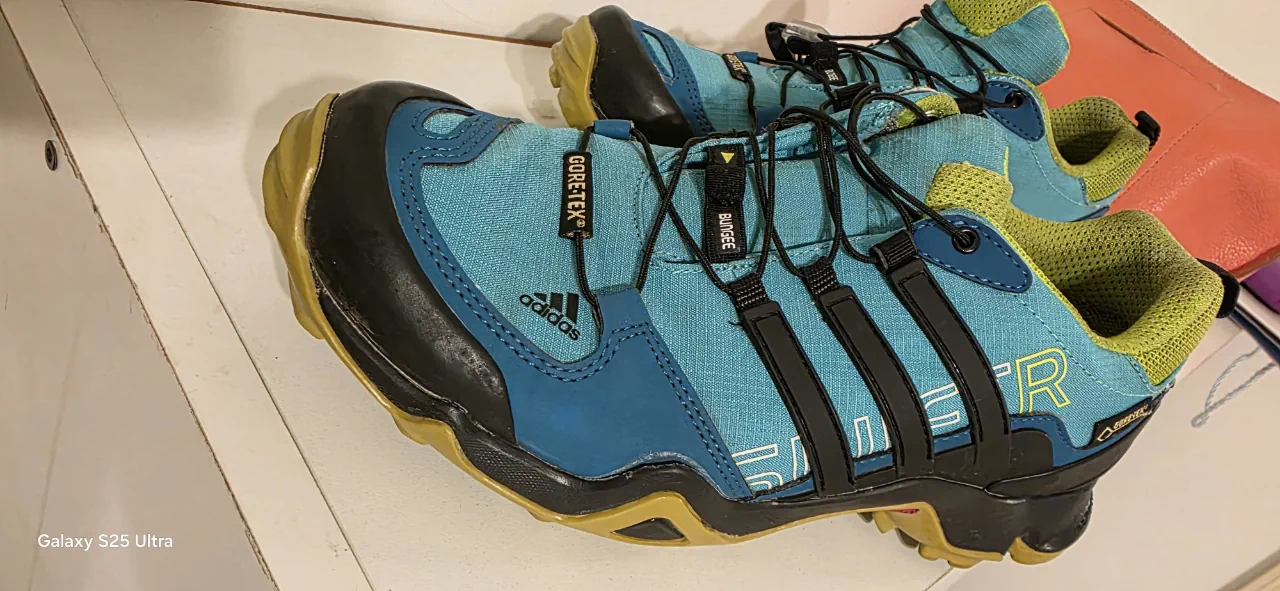 adidas · Talle US 6
