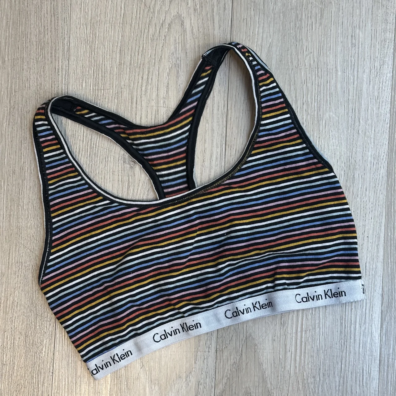 Corpiño deportivo Calvin Klein · Talle S