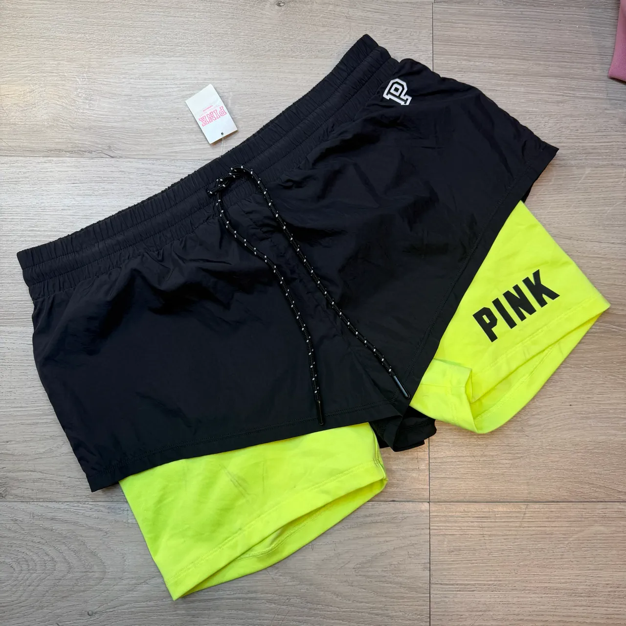 Short Pink by victoria secret · Talle S