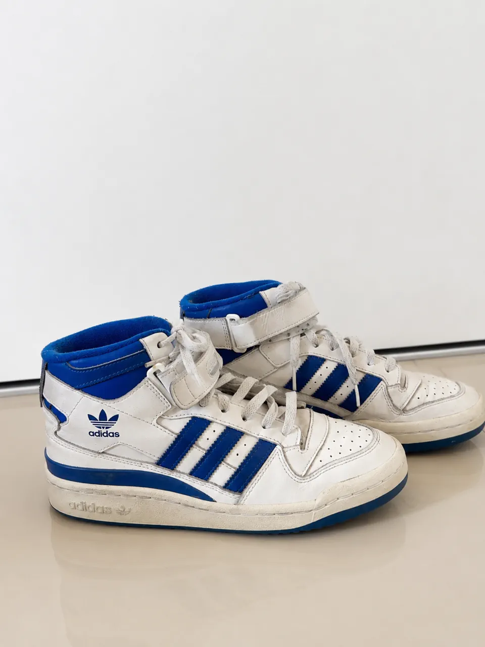 adidas · Talle AR 39