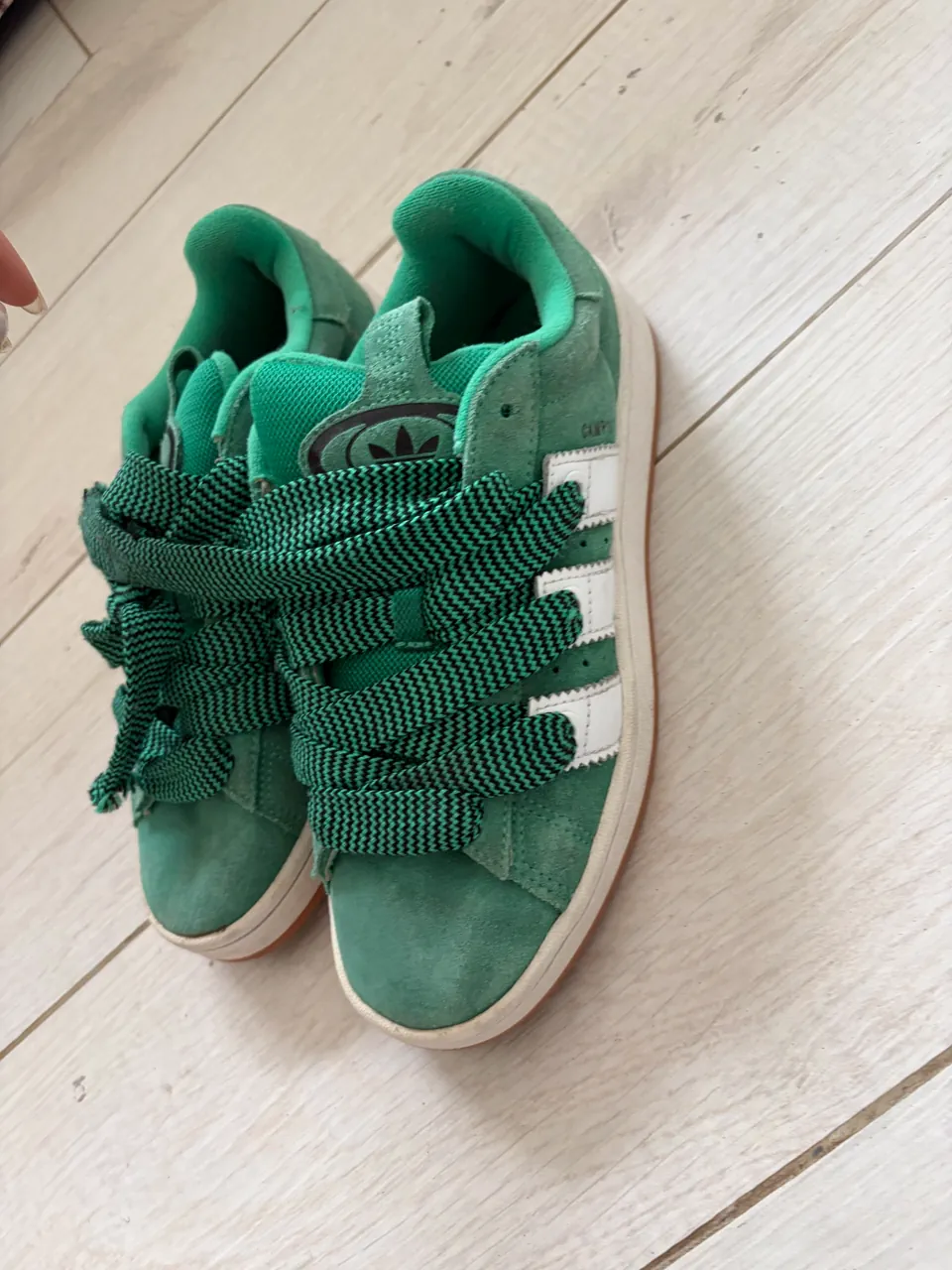 adidas · Talle EU 39