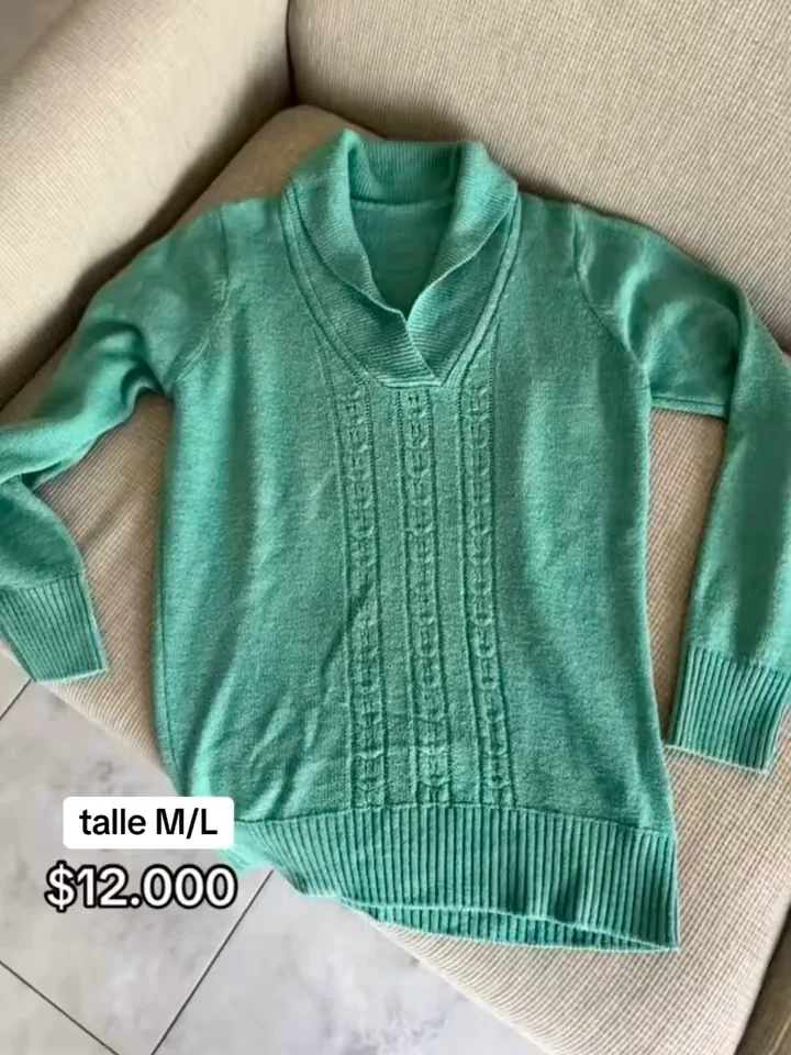 Sweater - · Talle M