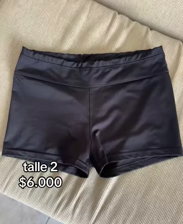 Short Showroom · Talle 2
