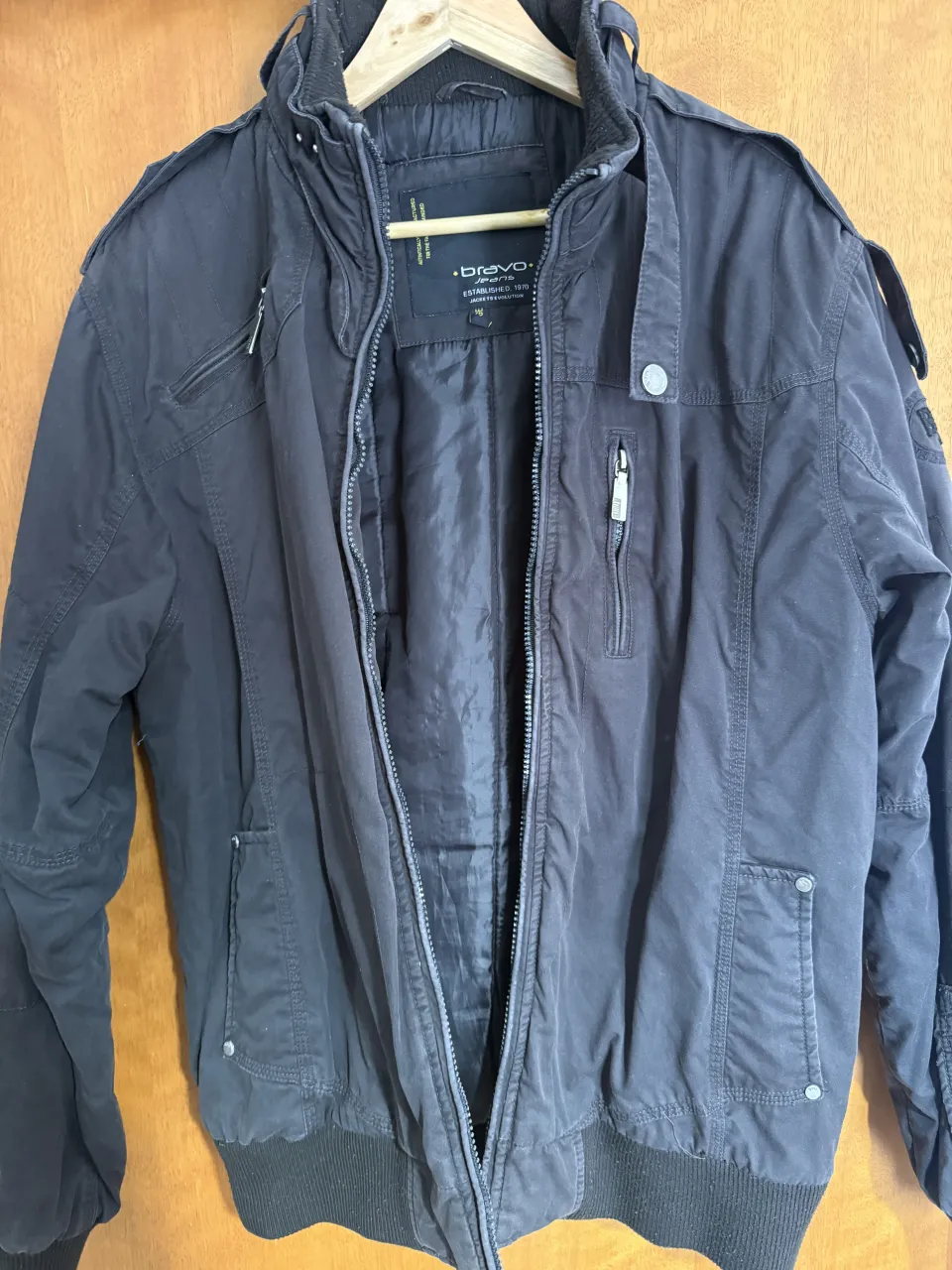 Campera Bravo · Talle L