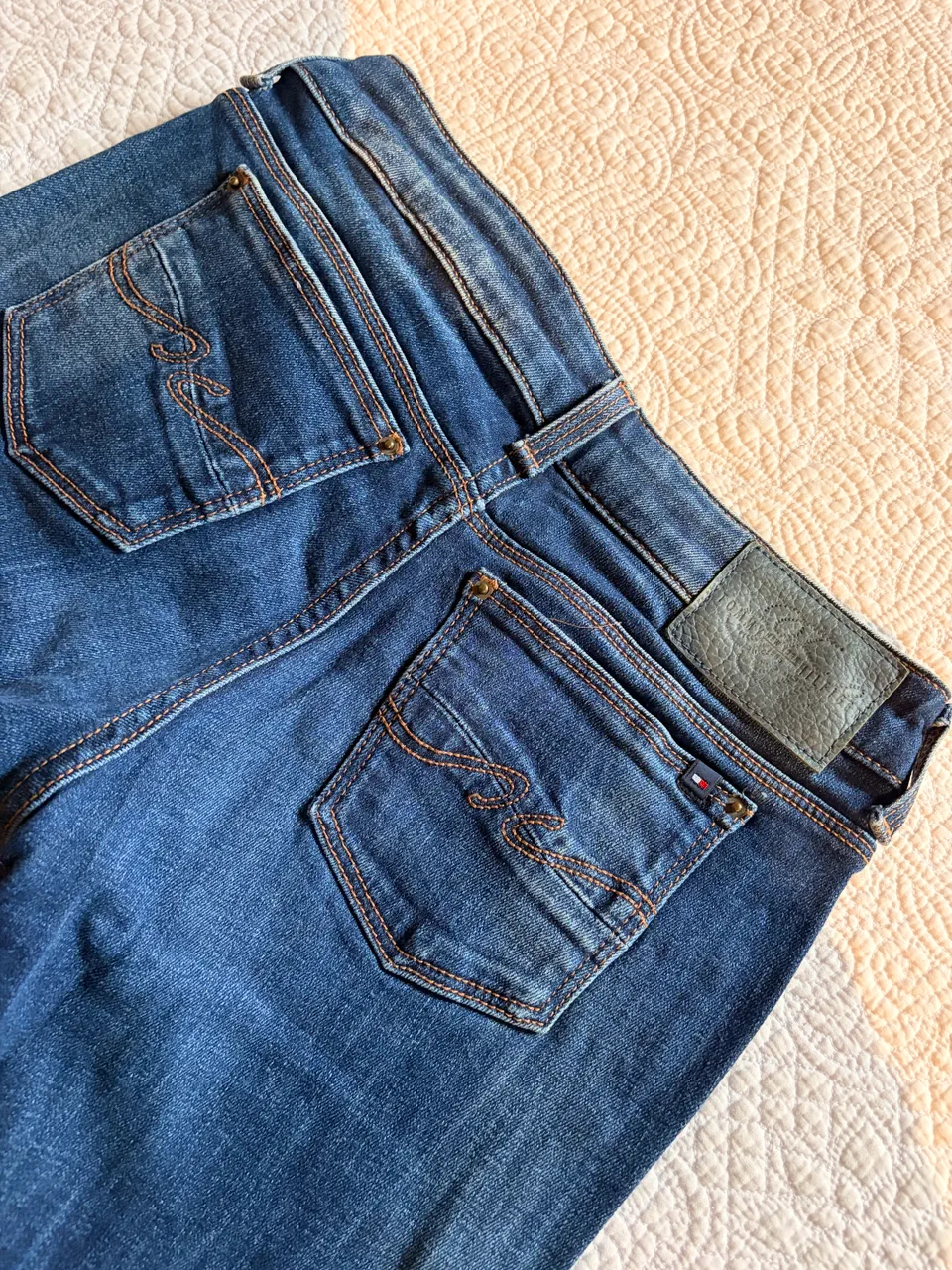 Tommy Hilfiger · Talle MEX/ARG 26