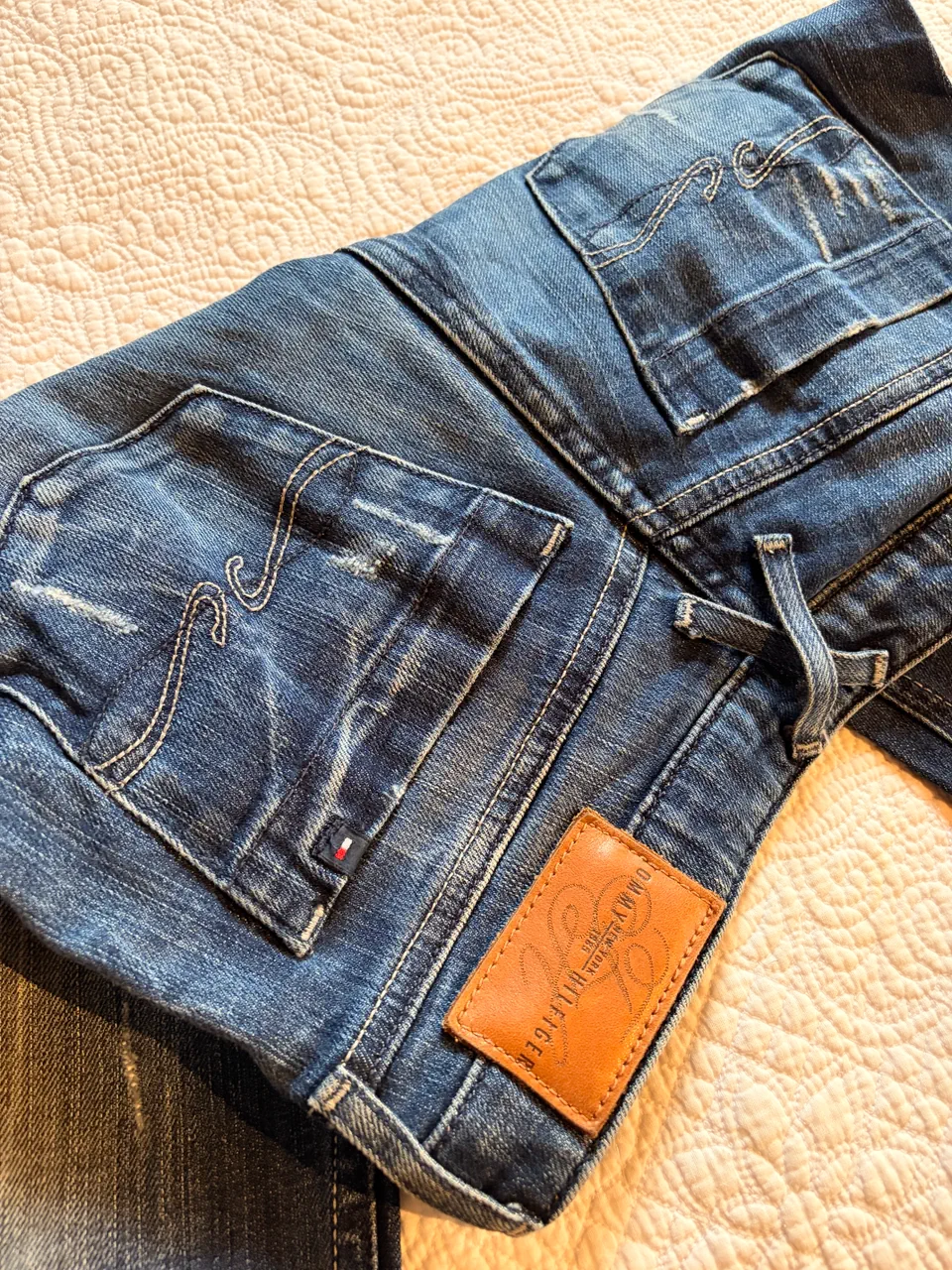 Tommy Hilfiger · Talle MEX/ARG 27