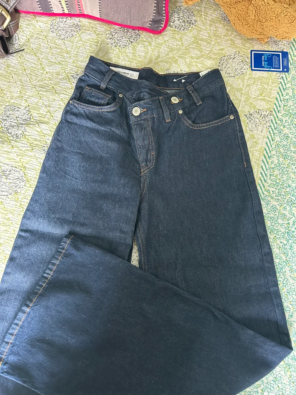 Bershka · Talle EU 34