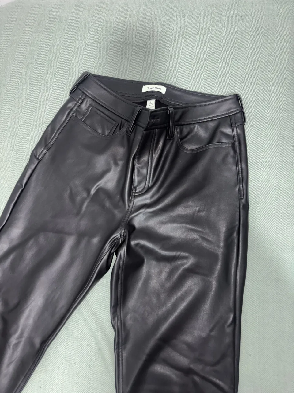 Calvin Klein · Talle US 28