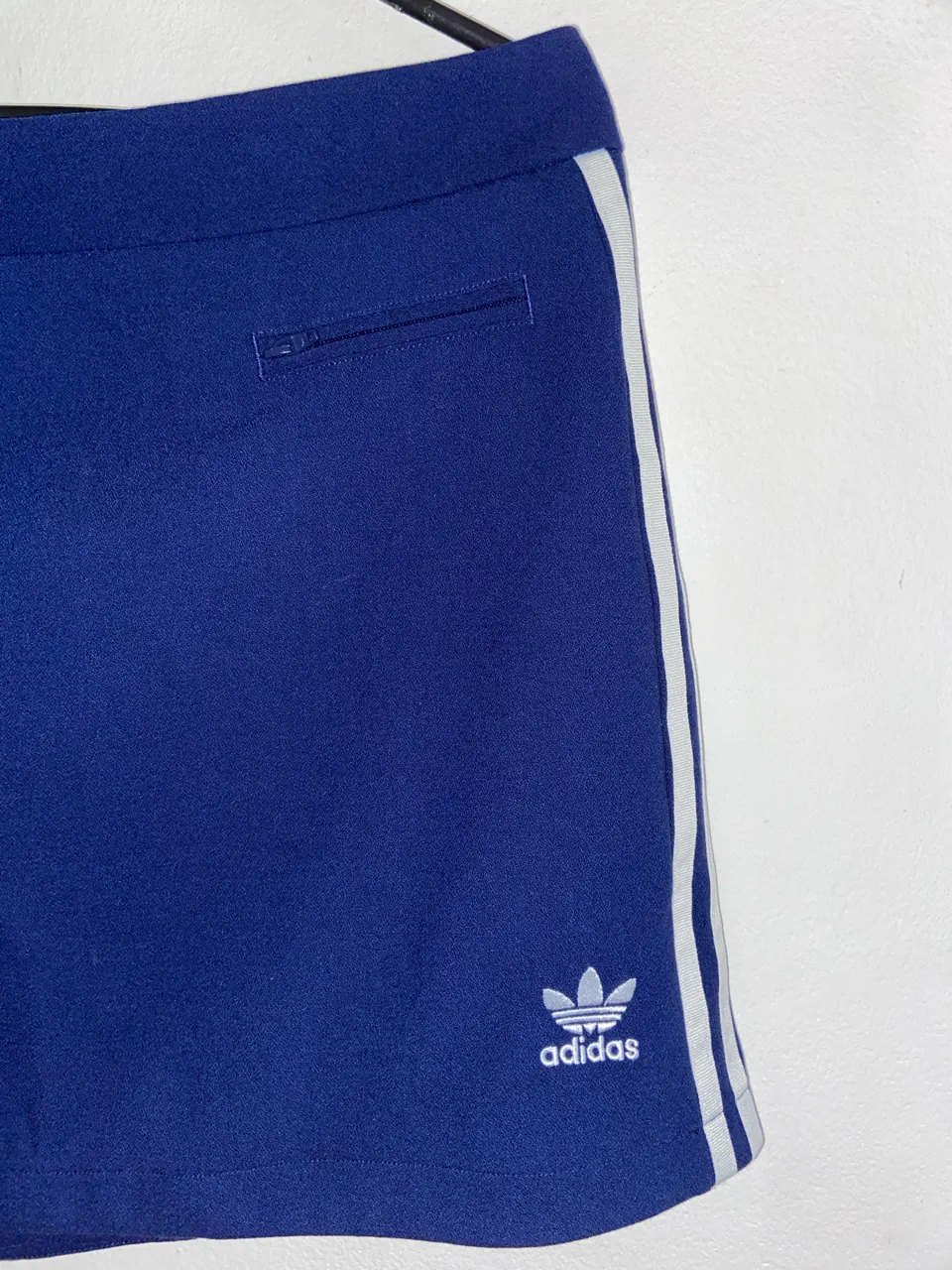 Minifalda adidas · Talle US 42