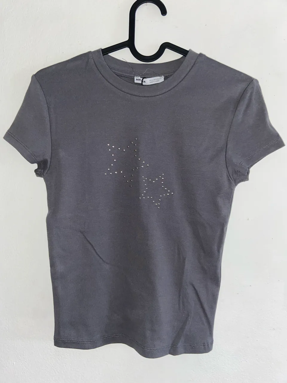 Remera Bershka · Talle M