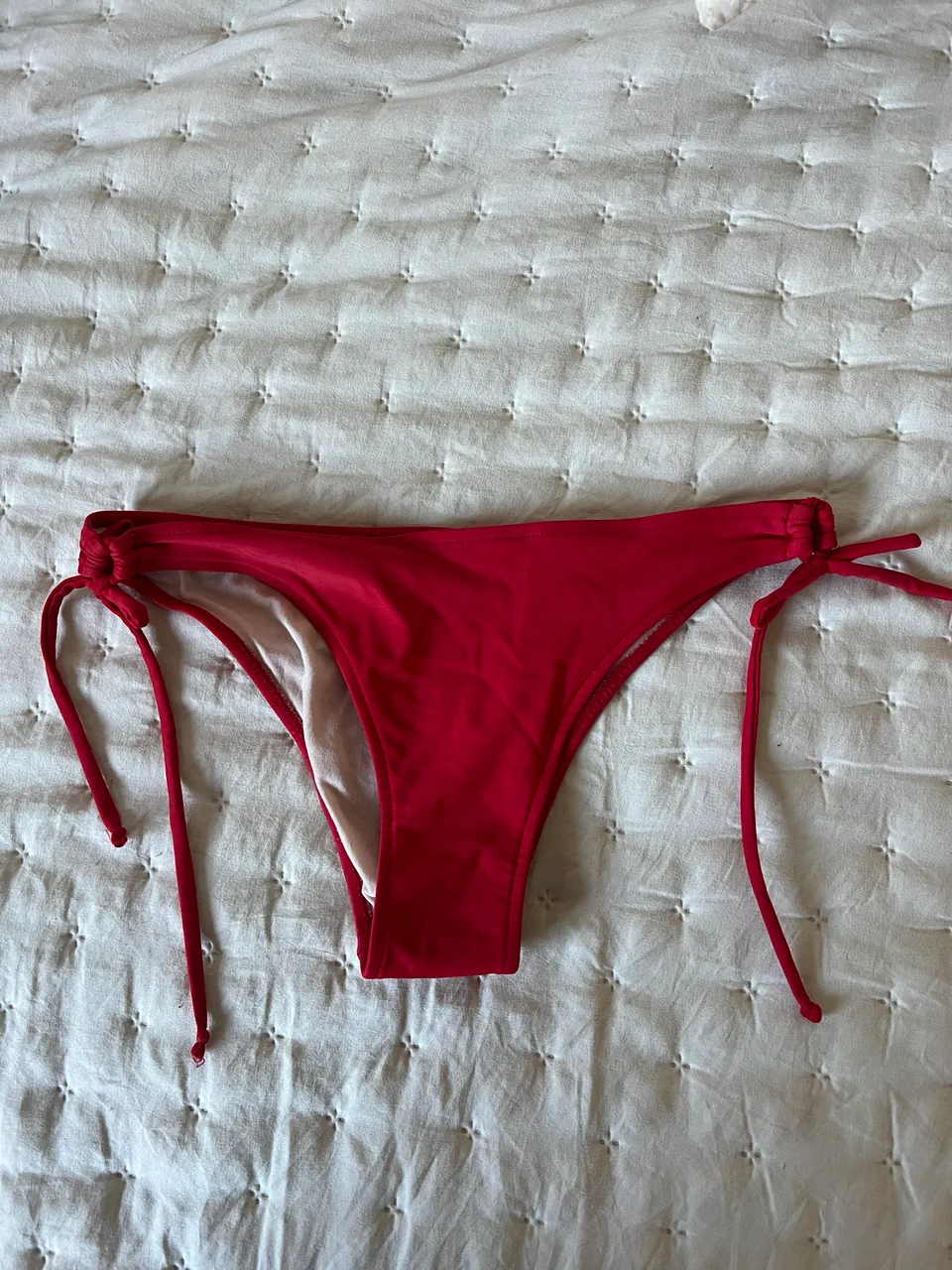 Bikini Bea - imagen 1