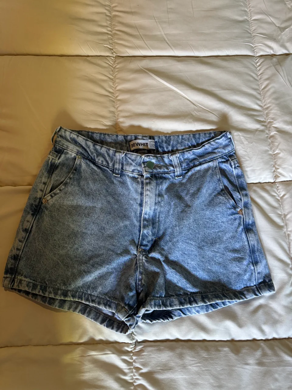 Short Bewhite - imagen 1