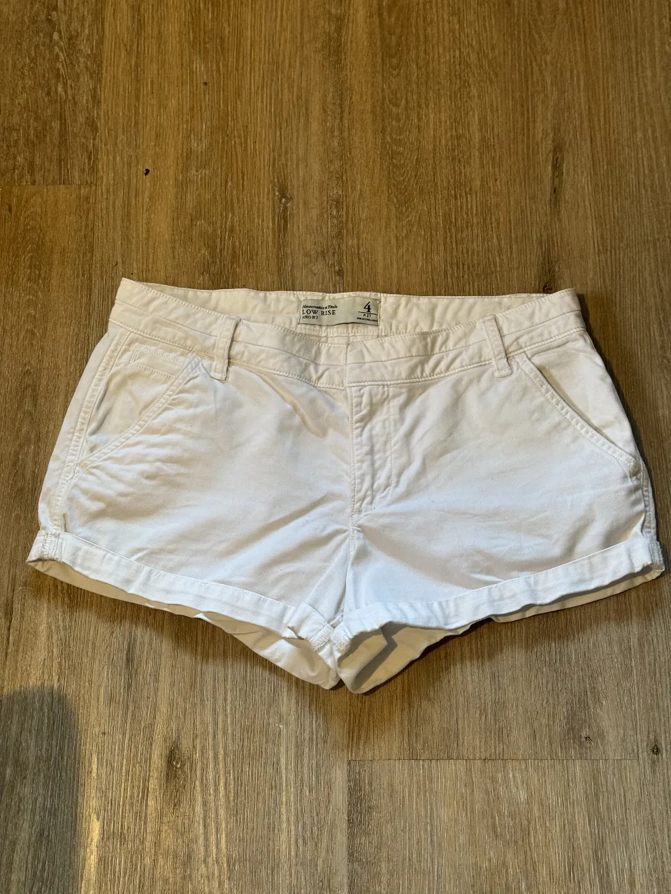 Short Abercrombie & Fitch · Talle 4