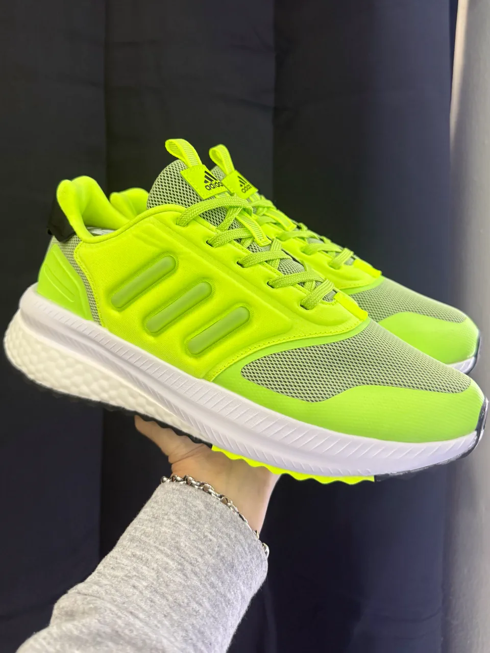 adidas · Talle AR 41