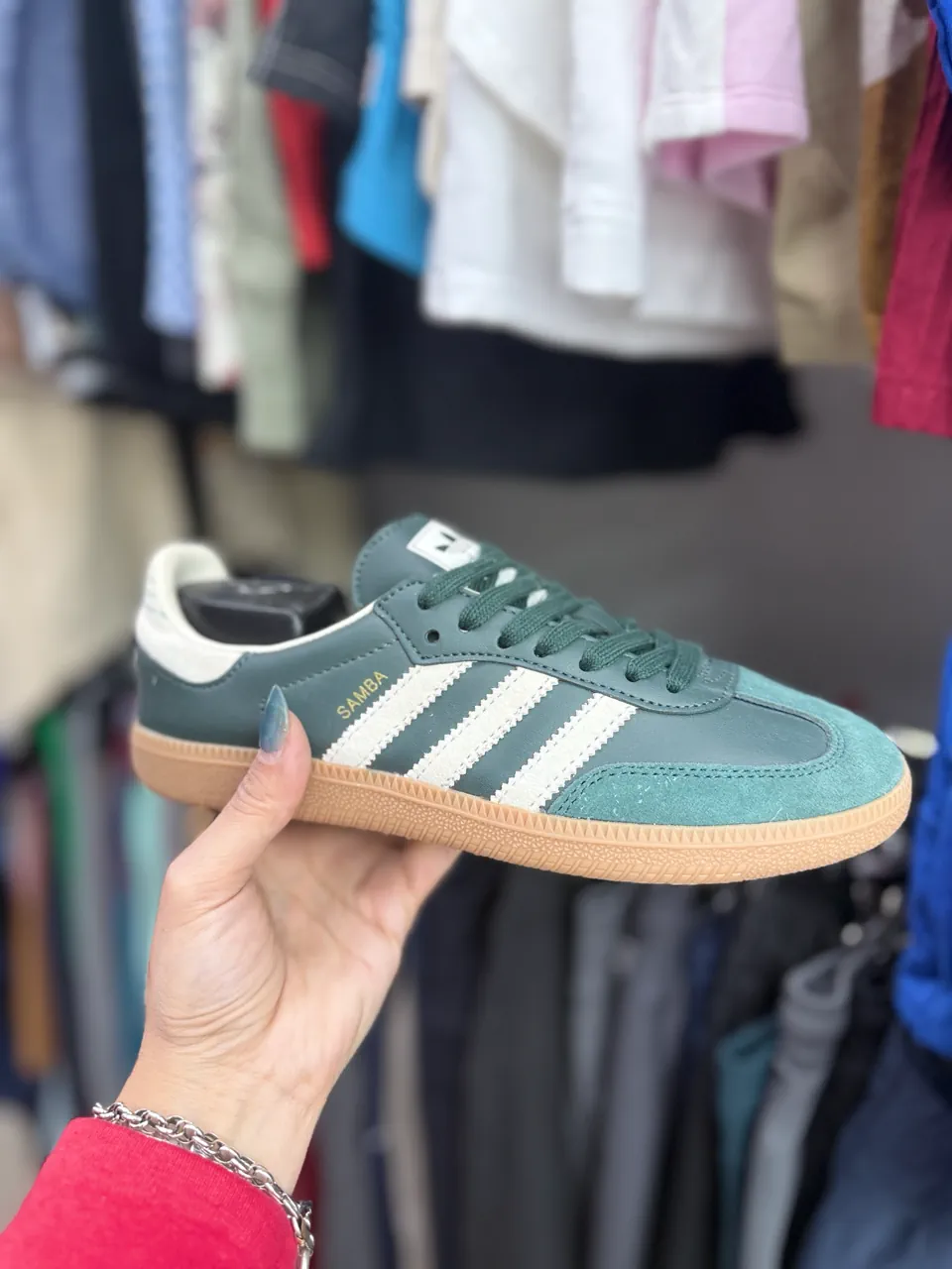 adidas · Talle AR 38