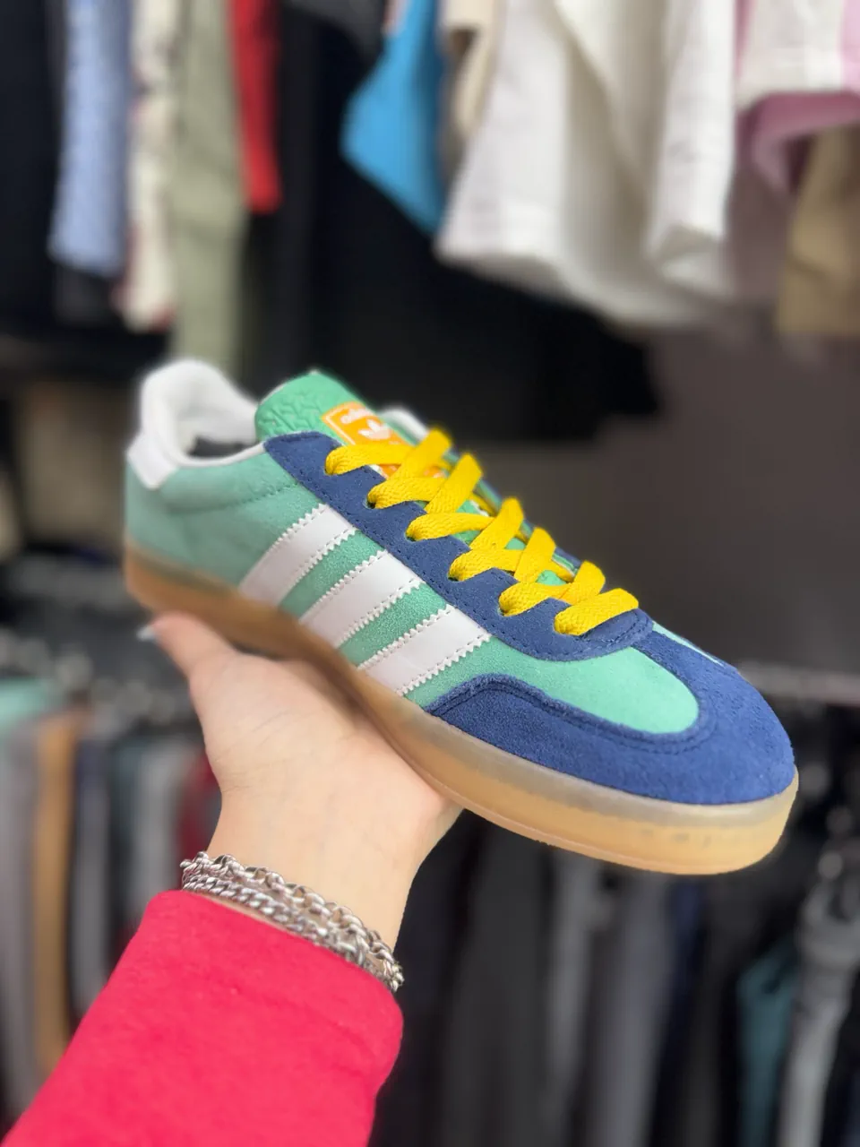 adidas · Talle AR 38