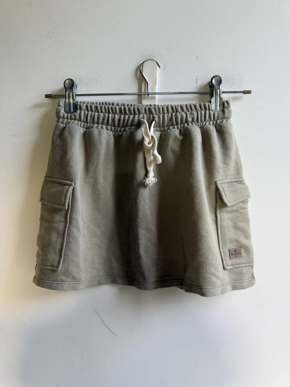 Pollera corta Mimo · Talle 16 años / 176 cm