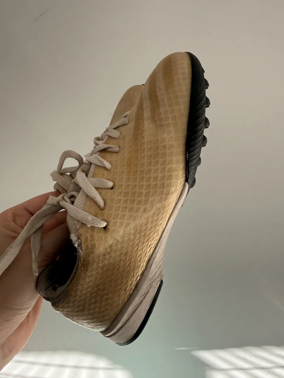 Botín de fútbol adidas · Talle AR 32