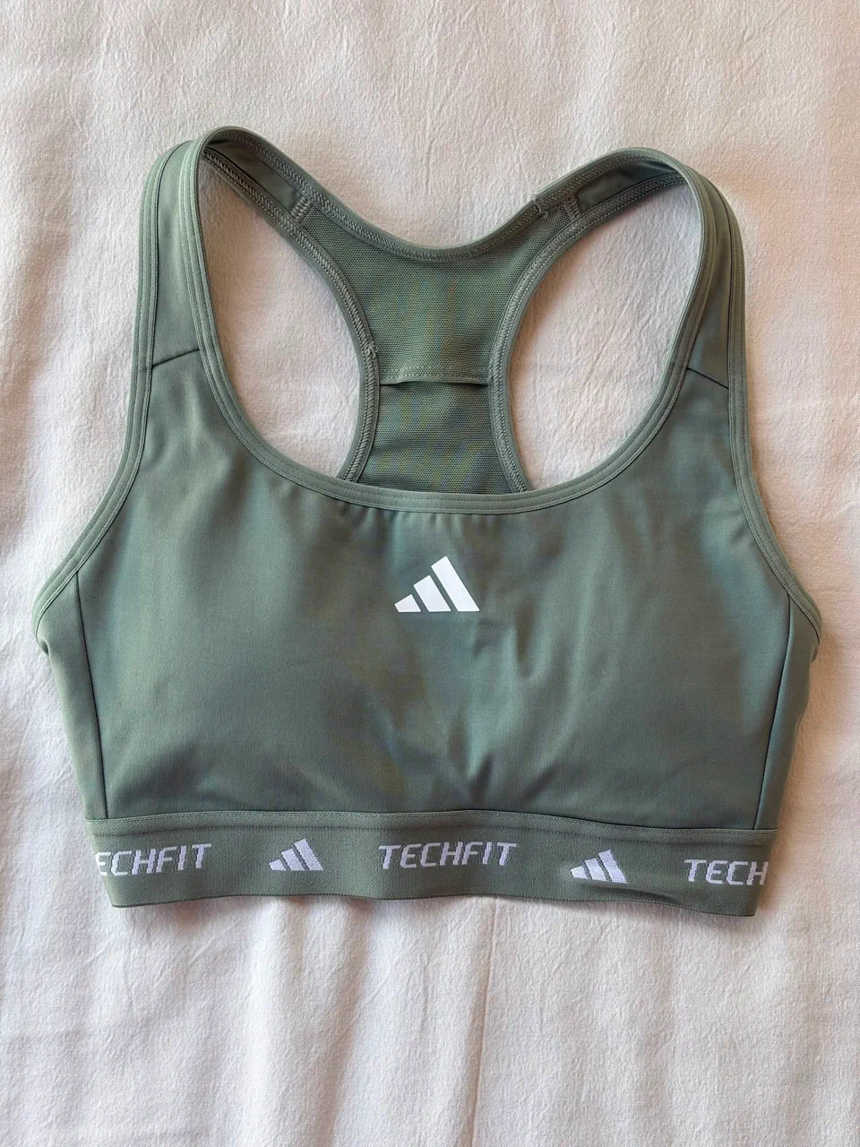Corpiño deportivo adidas · Talle XS