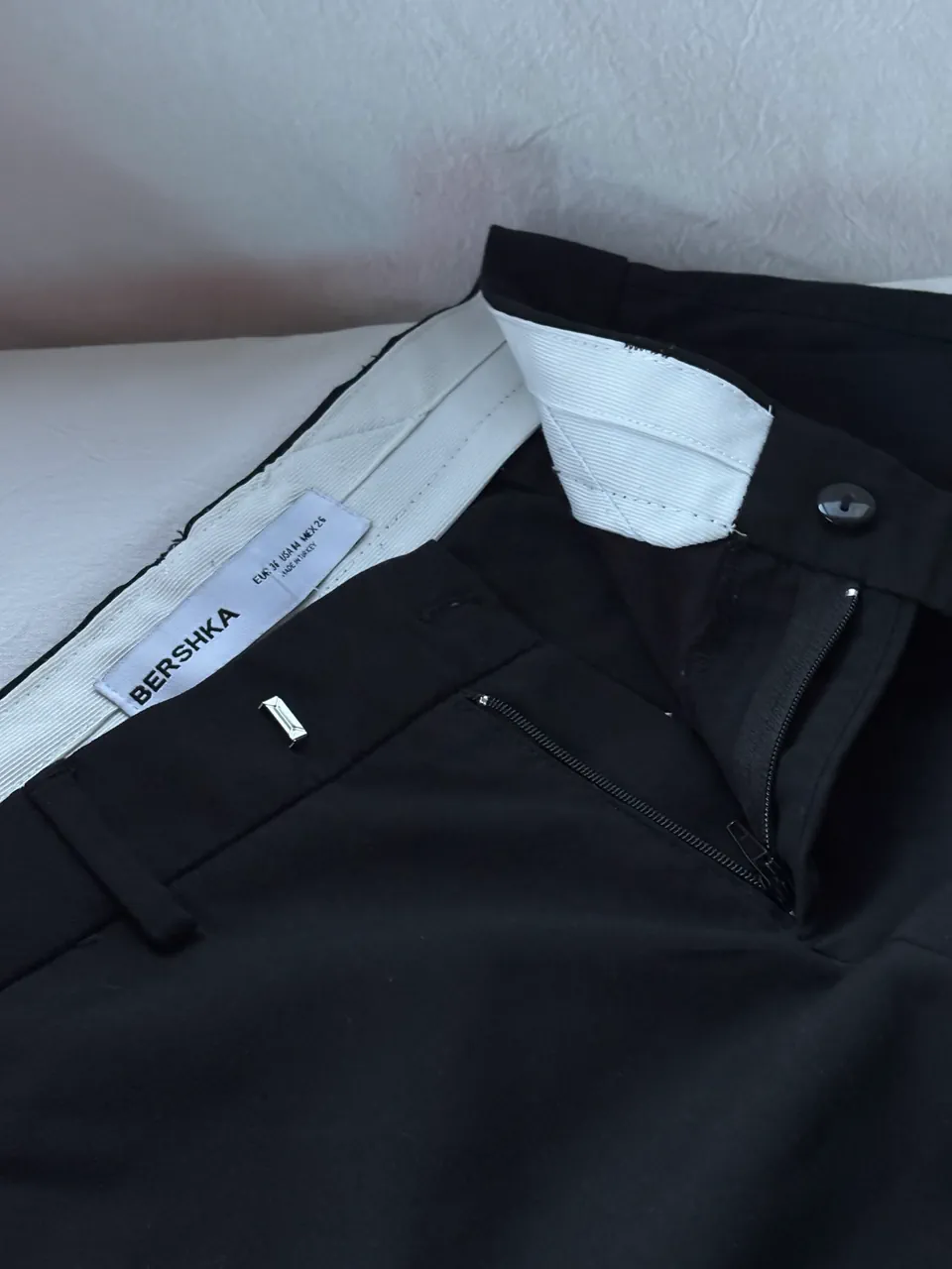 Pantalón Bershka · Talle EU 36