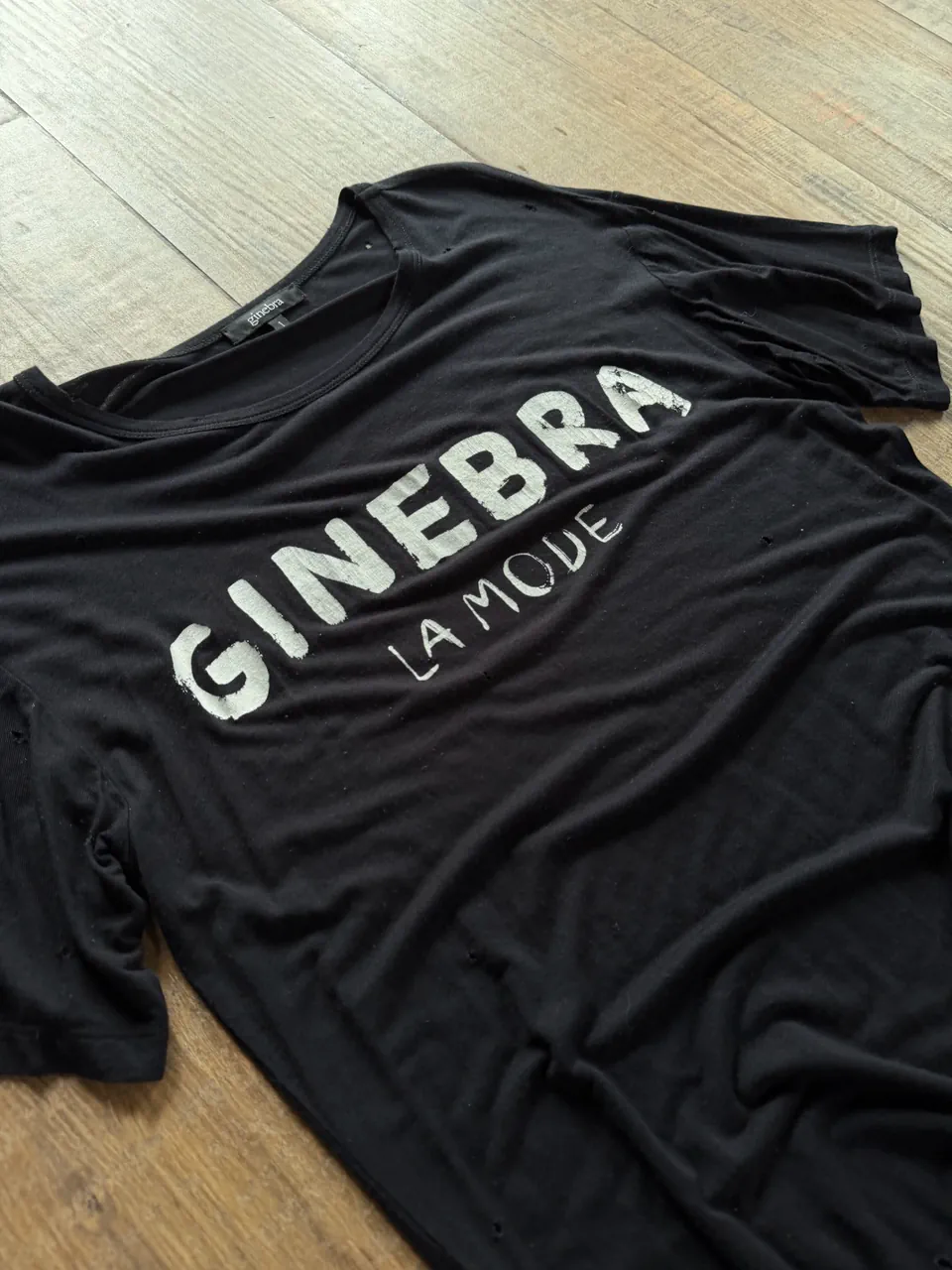 Remera Ginebra - imagen 1