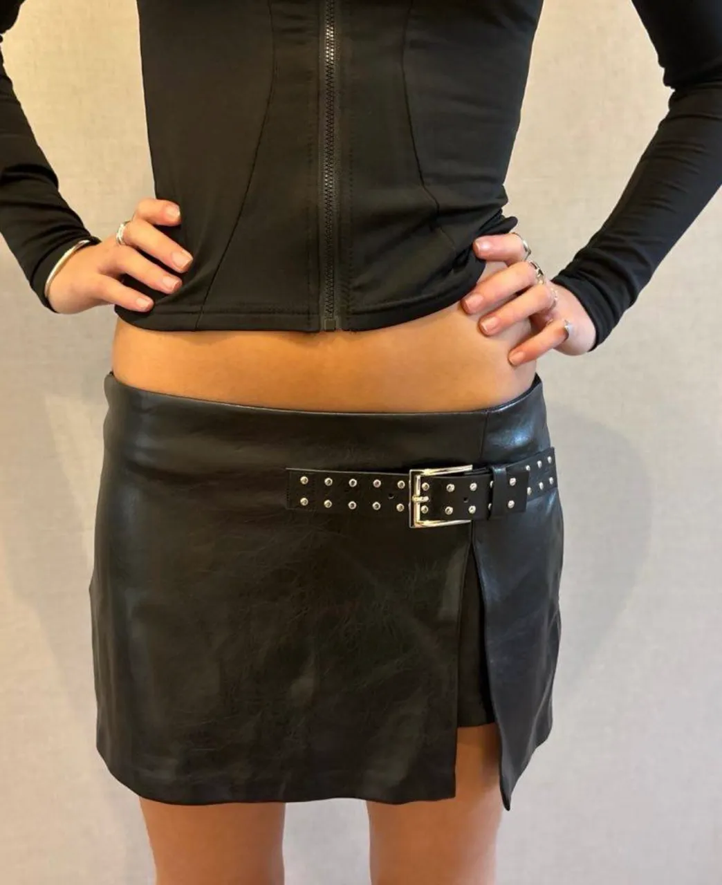 Minifalda Bershka - imagen 1