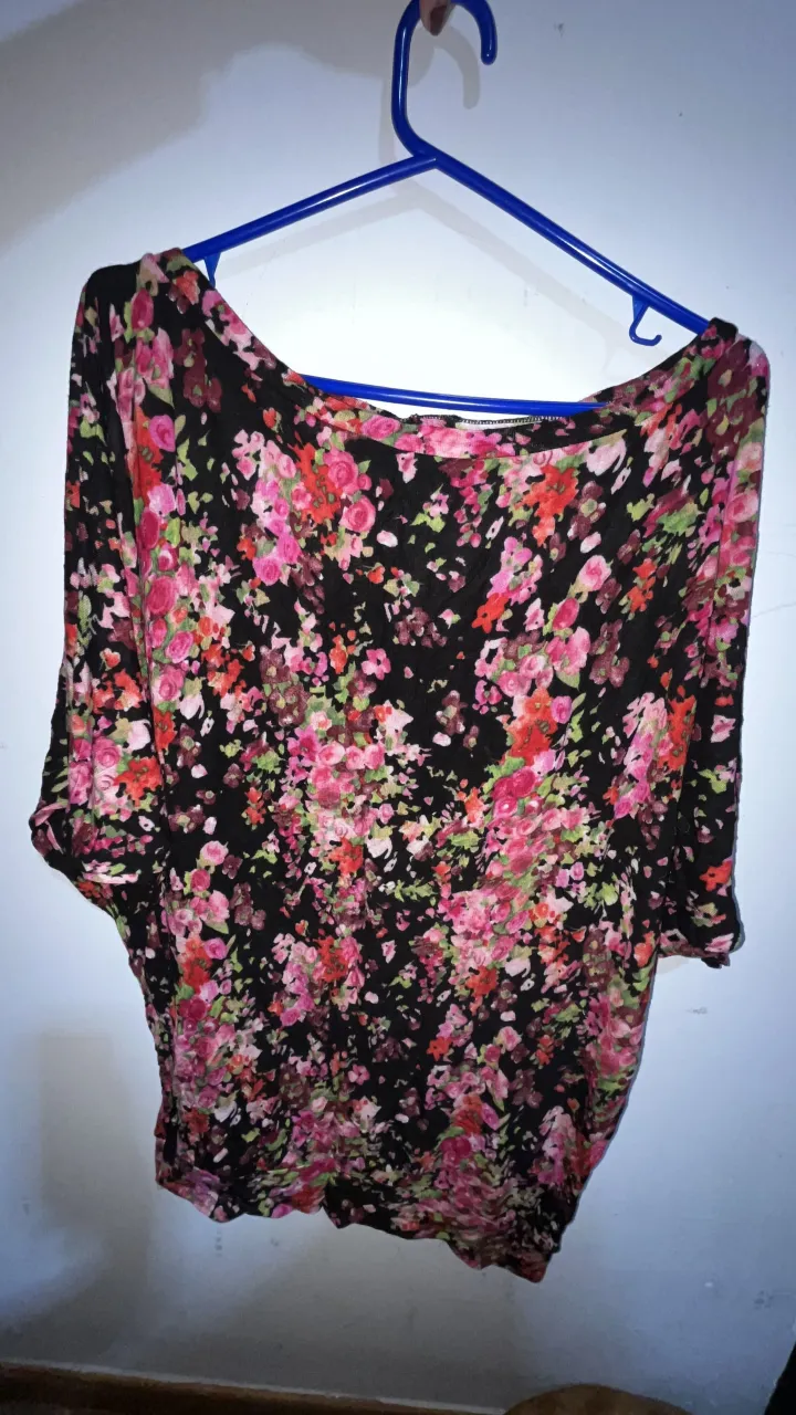 Remera A ≠ - imagen 1