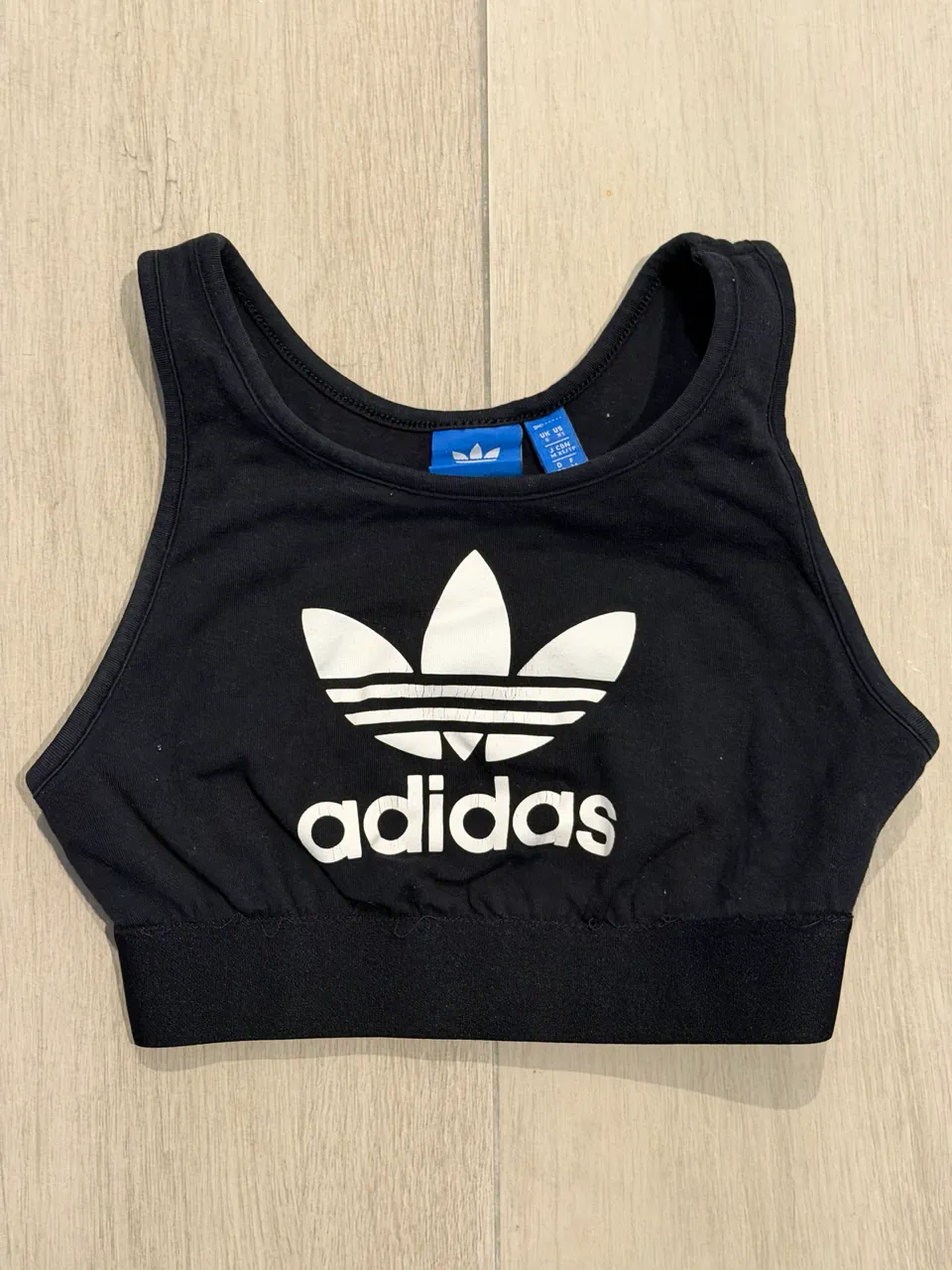 Top adidas - imagen 1