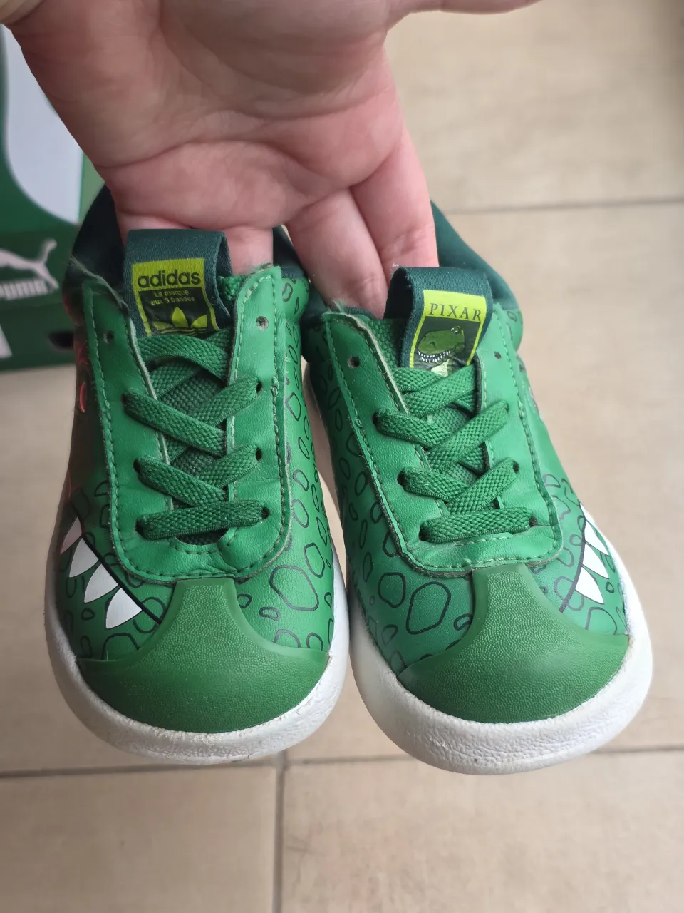 adidas · Talle AR 23